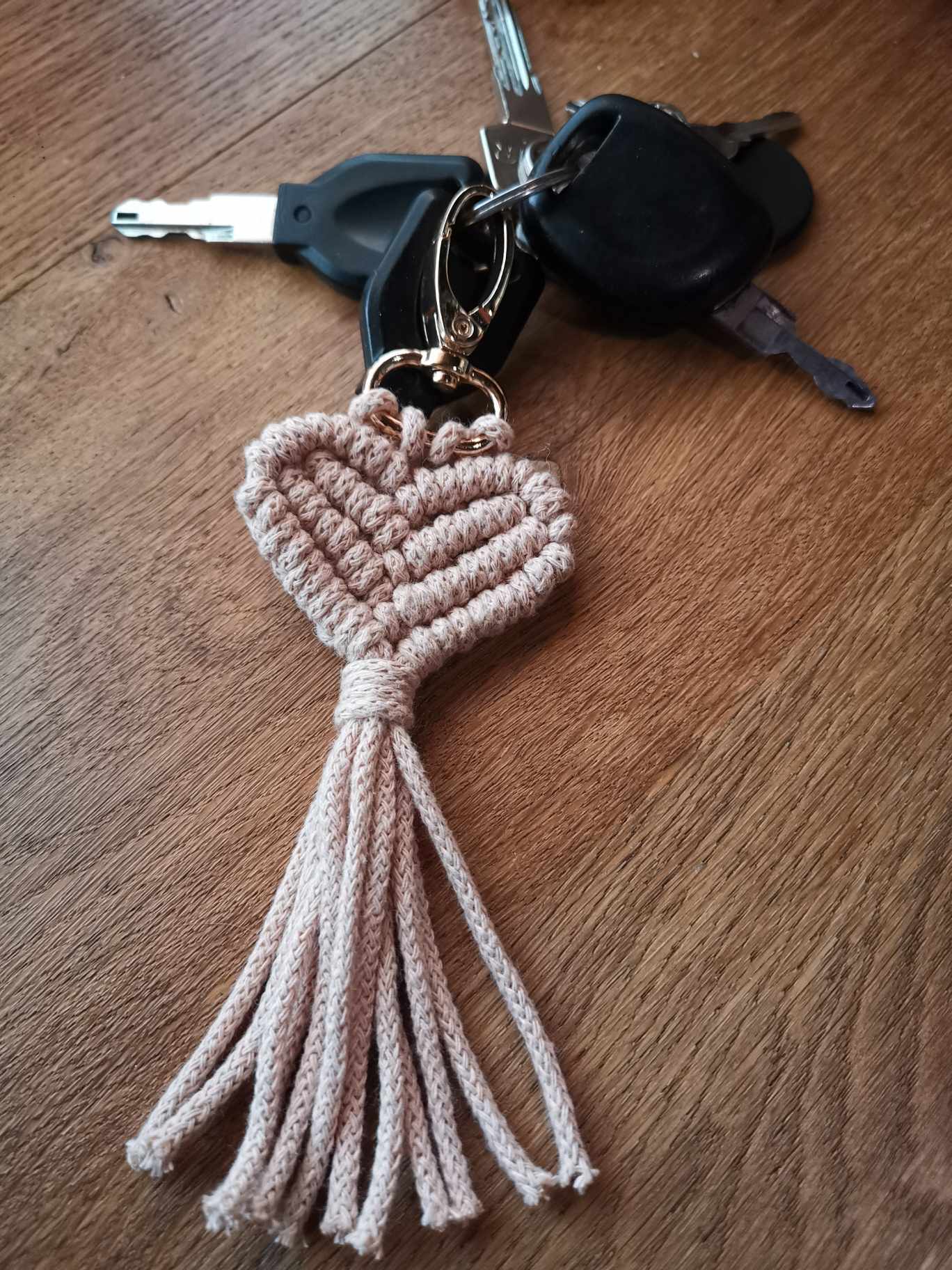 Porte-clé cœur en macramé ❤️
